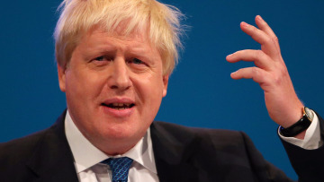 Μπόρις Τζόνσον: Η Ρωσία κρατά τον συριακό λαό σε ομηρία