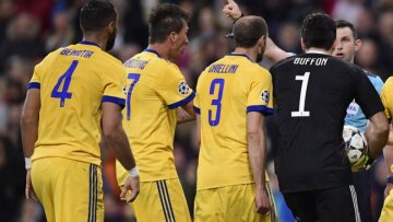 Μπουφόν: «Σκουπιδοτενεκέ αντί για καρδιά ο διαιτητής»