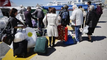 Άρχισε η «μεγάλη έξοδος» των εκδρομέων του Πάσχα: Αυξημένη από σήμερα η κίνηση στα λιμάνια