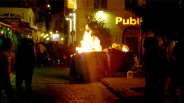 Πεδίο μάχης με τραυματίες η προκυμαία της Μυτιλήνης για την κατάληψη των μεταναστών