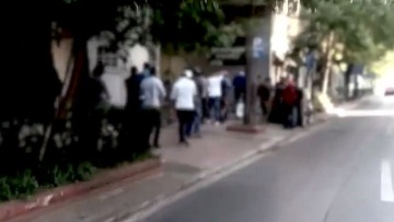 Βίντεο με ραπ και Εντίθ Πιαφ: Ο Ρουβίκωνας ανέβασε στο Facebook την επίθεση στην πρεσβεία της Γαλλίας