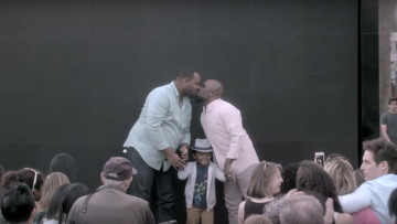 Η δασκάλα της... οργής: Προβάλλει γκέι βίντεο στην τάξη, διδάσκει... γιόγκα και καταργεί τα θρησκευτικά! 