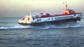 Flying Dolphin με 126 επιβάτες επιστρέφει στον Πειραιά λόγω εμπλοκής αντικειμένου στην προπέλα