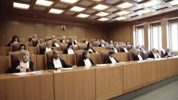 «Τούμπα» του ΣτΕ για τις άδειες των καναλιών - Συζητούνται μετά τη δυσφορία Παππά