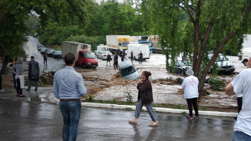 Θεσσαλονίκη: Μεγάλα προβλήματα και καταστροφές από την ισχυρή καταιγίδα