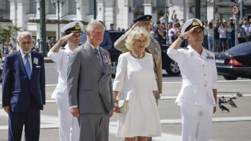 Κάρολος: Έχω μόνο θερμά λόγια για τις σχέσεις των δύο χωρών - Τσίπρας: Η πρέσβης σας μιλάει καλύτερα ελληνικά από εμάς