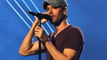 Ενρίκε Ιγκλέσιας: Η μεγάλη συναυλία του... «Hero» στο ΟΑΚΑ, το σουβλάκι και το μήνυμά του στους Έλληνες