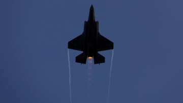 «Φωτιά» στη Μέση Ανατολή: Ιρανικές ρουκέτες κατά Ισραηλινών - Σφοδρή αντεπίθεση από το Τελ Αβίβ