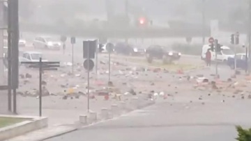 Μεγάλες ζημιές στην ανθοέκθεση: Εκθέματα κατέληξαν στον Θερμαϊκό!