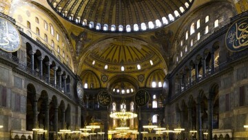 Κάλεσμα μουσουλμάνων για προσευχή έξω από την Αγιά Σοφιά αύριο