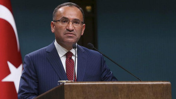 Επίθεση Μπεκίρ Μποζντάγ: Οι ΗΠΑ φταίνε εξίσου με το Ισραήλ για τη σφαγή στη Γάζα