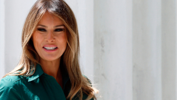 Στο νοσοκομείο με δυνατούς πόνους η Μελάνια Τραμπ