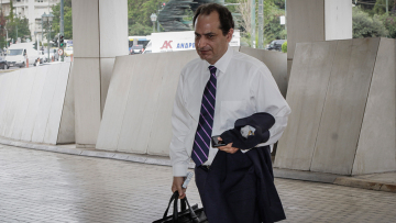 Ο Σπίρτζης κατηγορεί τώρα το ΤΑΙΠΕΔ  ότι έχει καθυστερήσει τις αποκρατικοποιήσεις