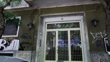 Άγρια δολοφονία 77χρονης στον Αγ. Παντελεήμονα- Συνελήφθη ο σύντροφός της