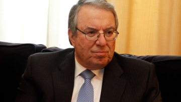 Κορωνοϊος: Ξέσπασε ο Μπαμπινιώτης με τη χρήση των «lockdown», «delivery» και «take away» 