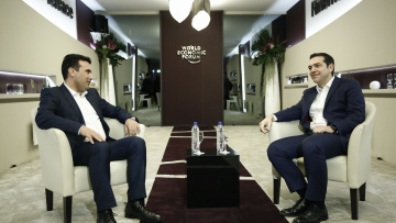 Reuters: Ο Τσίπρας είναι αποφασισμένος να λύσει το Σκοπιανό παρά τα ρίσκα