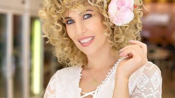 Ποια είναι η Αλβανίδα δημοσιογράφος που την «έπεσε» στον Νότη Σφακιανάκη 