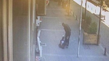 Βίντεο από Κωνσταντινούπολη: Χτυπούσε τη γυναίκα του στο δρόμο και οι περαστικοί του... έδωσαν ένα μάθημα