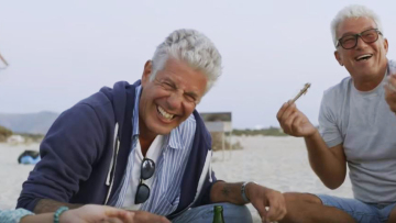 Όταν ο Άντονι Μπουρντέν αγάπησε το φαγητό της Νάξου (βίντεο)