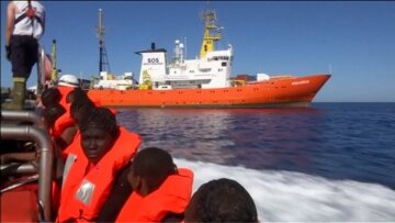 Ιταλία: Αναχώρησαν για την Ισπανία το Aquarius και άλλα δύο πλοία με 630 μετανάστες 