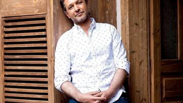 Άγριες Μέλισσες: Ο Αιμίλιος Χειλάκης ξεκίνησε τα γυρίσματα για τον Γ' κύκλο - Φωτογραφίες 