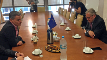 Ρέγκλινγκ: Δεν πρέπει να αντιστραφούν τα μέτρα για τις συντάξεις