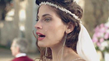 Η Χριστίνα Μπόμπα ξεκίνησε τις προετοιμασίες για τον γάμο της και ζητάει τη βοήθεια του κοινού  