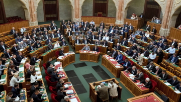 Ουγγαρία: Η Βουλή ψήφισε τον αντιμεταναστευτικό νόμο «Stop Soros»