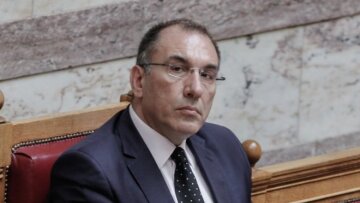 Ο Βούτσης καλεί τον Δημήτρη Καμμένο να παραιτηθεί από αντιπρόεδρος της Βουλής
