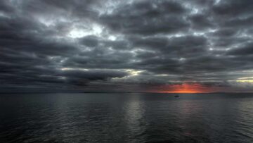 Καιρός: Συννεφιά με βροχές και τοπικές καταιγίδες - Σταδιακή βελτίωση από το απόγευμα