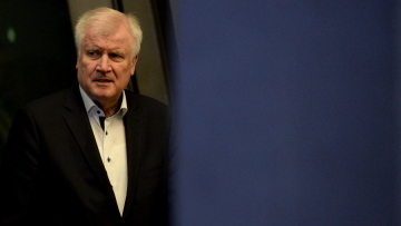 Γερμανία: Ο Ζεεχόφερ θα οριστικοποιήσει την απόφασή του μετά τις νέες διαβουλεύσεις με το CDU