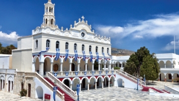 Το ΣτΕ βάζει «στοπ» στον «αποκεφαλισμό» του Ιερού  Ιδρύματος Ευαγγελίστριας Τήνου