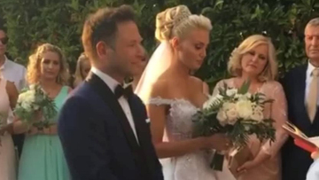 Η Αλεξάνδρα Παναγιώταρου παντρεύτηκε-  Το δώρο έκπληξη του γαμπρού στη νύφη και τα πυροτεχνήματα 