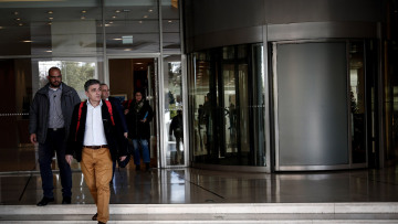 Δυσφορία στους δανειστές για τη μείωση του ΦΠΑ στα νησιά και τις συντάξεις