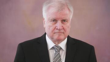 Ζεεχόφερ για το μεταναστευτικό: Aναμένω πάρα πολύ δύσκολες διαπραγματεύσεις με την Ελλάδα και την Ιταλία 