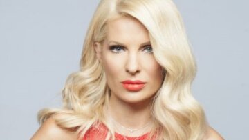 Ελένη Μενεγάκη: Με... σέξι διάθεση στα Κουφονήσια  