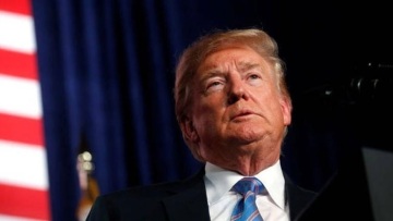 Τραμπ: Είναι ντροπή που επιτρέπεται η μετανάστευση στην Ευρώπη