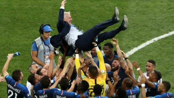 Ντεσάν, ο τρίτος που το σηκώνει ως παίκτης και προπονητής