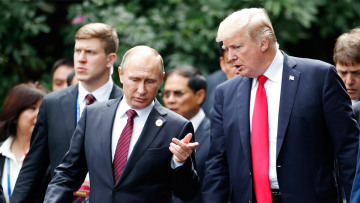 Τετ-α-τετ Τραμπ - Πούτιν στη «σκιά» και των απελάσεων από την Αθήνα