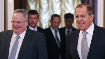 Η «ρωσική αρκούδα» δεν βιάζεται να δείξει τα δόντια της στην Αθήνα