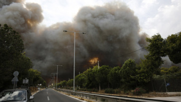 Δήμαρχος Ραφήνας - Πικερμίου: Κάηκαν πάνω από 200 σπίτια - Φοβάμαι για νεκρούς