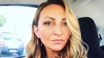 Η Ρούλα Ρέβη δείχνει τα σημάδια που έχει αφήσει η εγκυμοσύνη στο σώμα της – Φωτογραφία