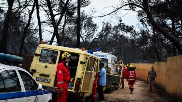 Ιατροδικαστής: Έχουν γίνει 75 νεκροτομές – Οι περισσότεροι είναι απανθρακωμένοι