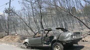 Νέα μαρτυρία για τη φονική φωτιά: Ο γιος μου φώναζε «δεν θέλω να καώ»