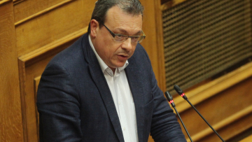 Κόντρα Φάμελλου - Τασούλα για το «χωροταξικό» στη Βουλή - «Η σωστή θέση των "Σπαρτιατών" είναι στα άνω δεξιά»