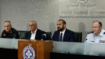 Παραιτήθηκε ο Τόσκας με 11 μέρες καθυστέρηση