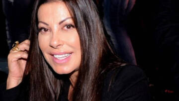 Άντζελα Δημητρίου: Στο Facebook χωρίς ίχνος μακιγιάζ