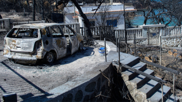 Φωτιά στο Μάτι: Τι ψάχνουν οι εισαγγελείς - Έχουν στα χέρια τους «ονόματα και διευθύνσεις»