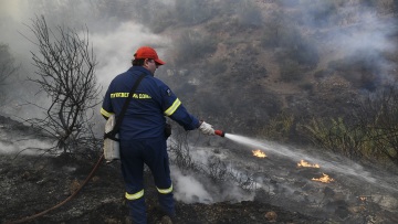 Η έκτακτη ενημέρωση της Πυροσβεστικής για τη φωτιά στην Εύβοια