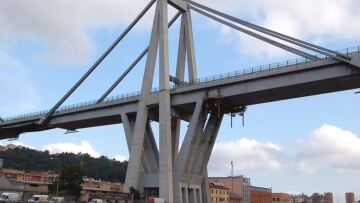 Γένοβα: Φωτογραφία-σοκ δείχνει την ερειπωμένη γέφυρα Μοράντι λίγο πριν την κατάρρευση 